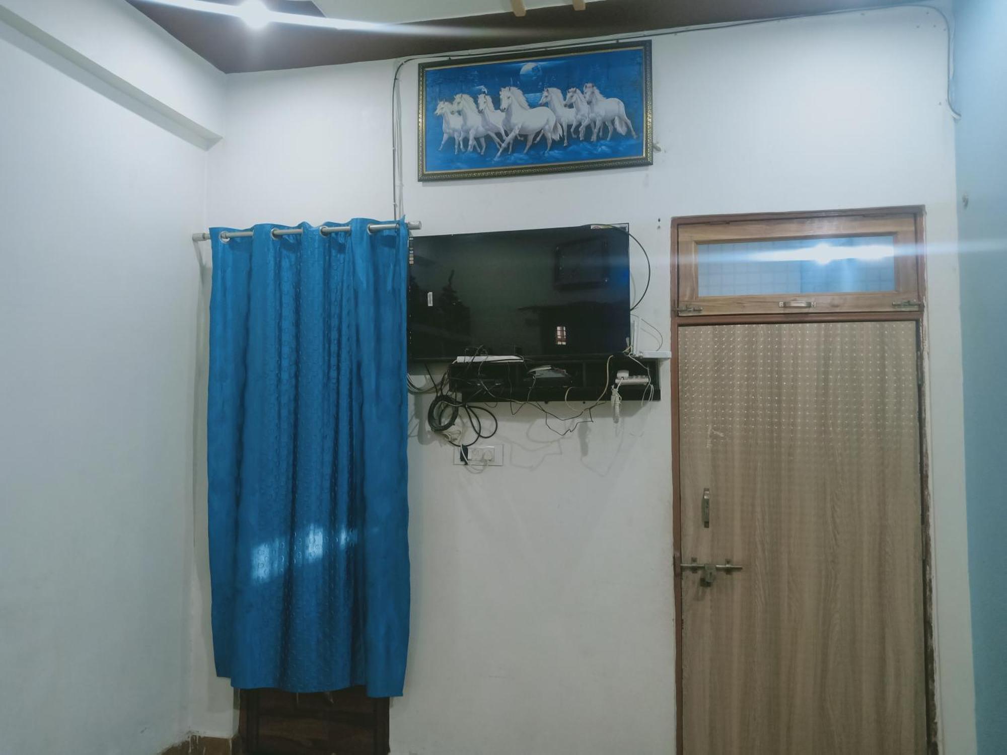 Saksham Guest House Jhusi Luaran gambar